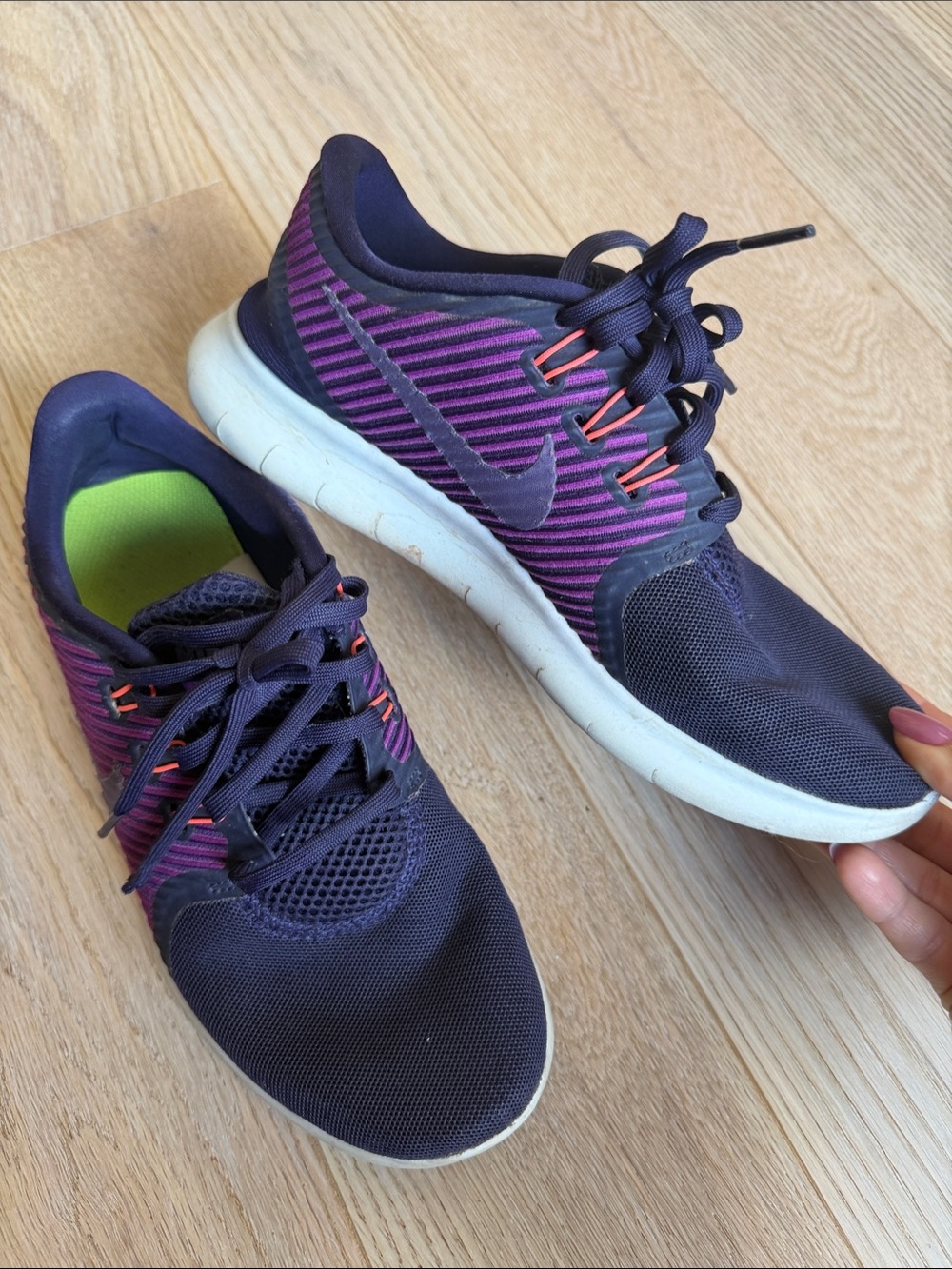 Nike Women's Purple Running Sneakers with Pink Accents
